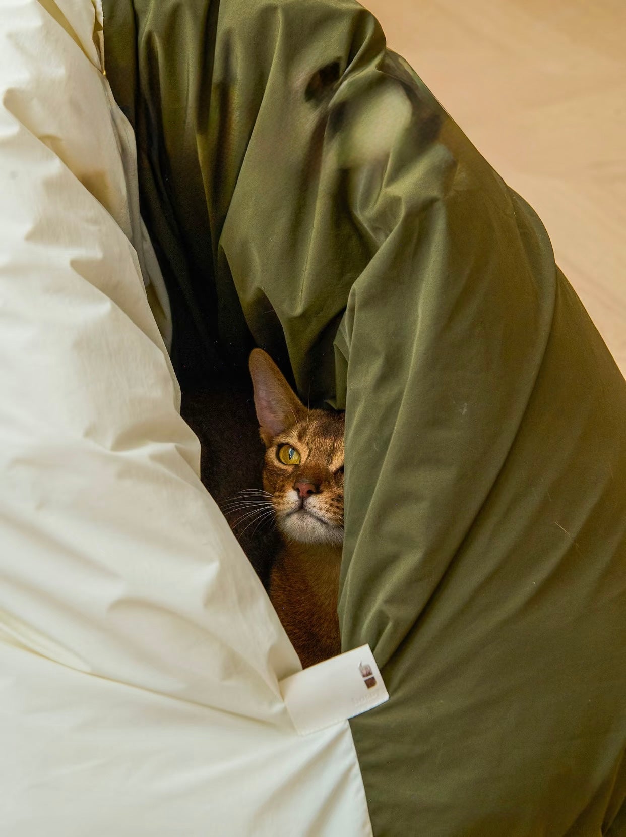 mountain-shaped-cat-bed-taptappet