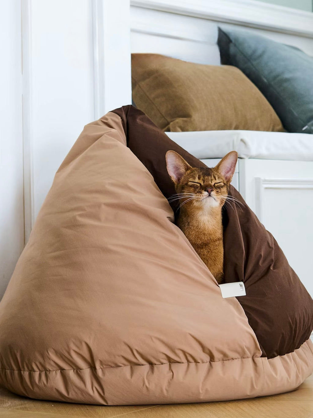 mountain-shaped-cat-bed-taptappet